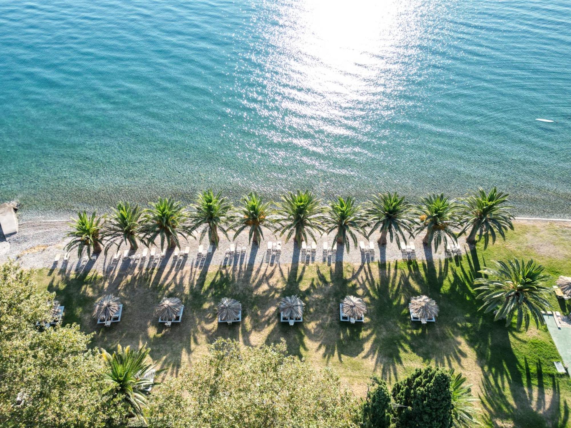 Long Beach Hotel & Resort Longos  Dış mekan fotoğraf