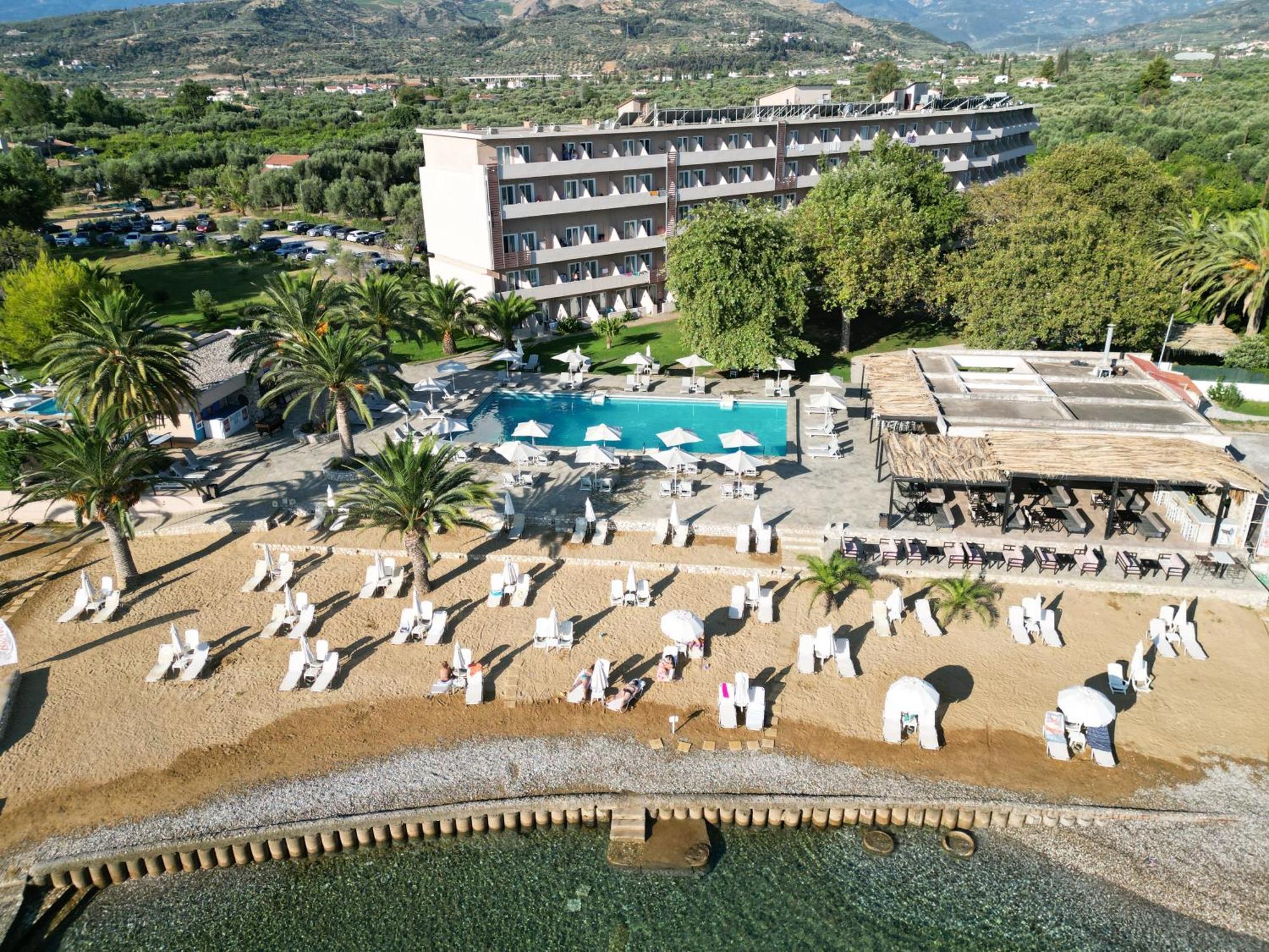 Long Beach Hotel & Resort Longos  Dış mekan fotoğraf