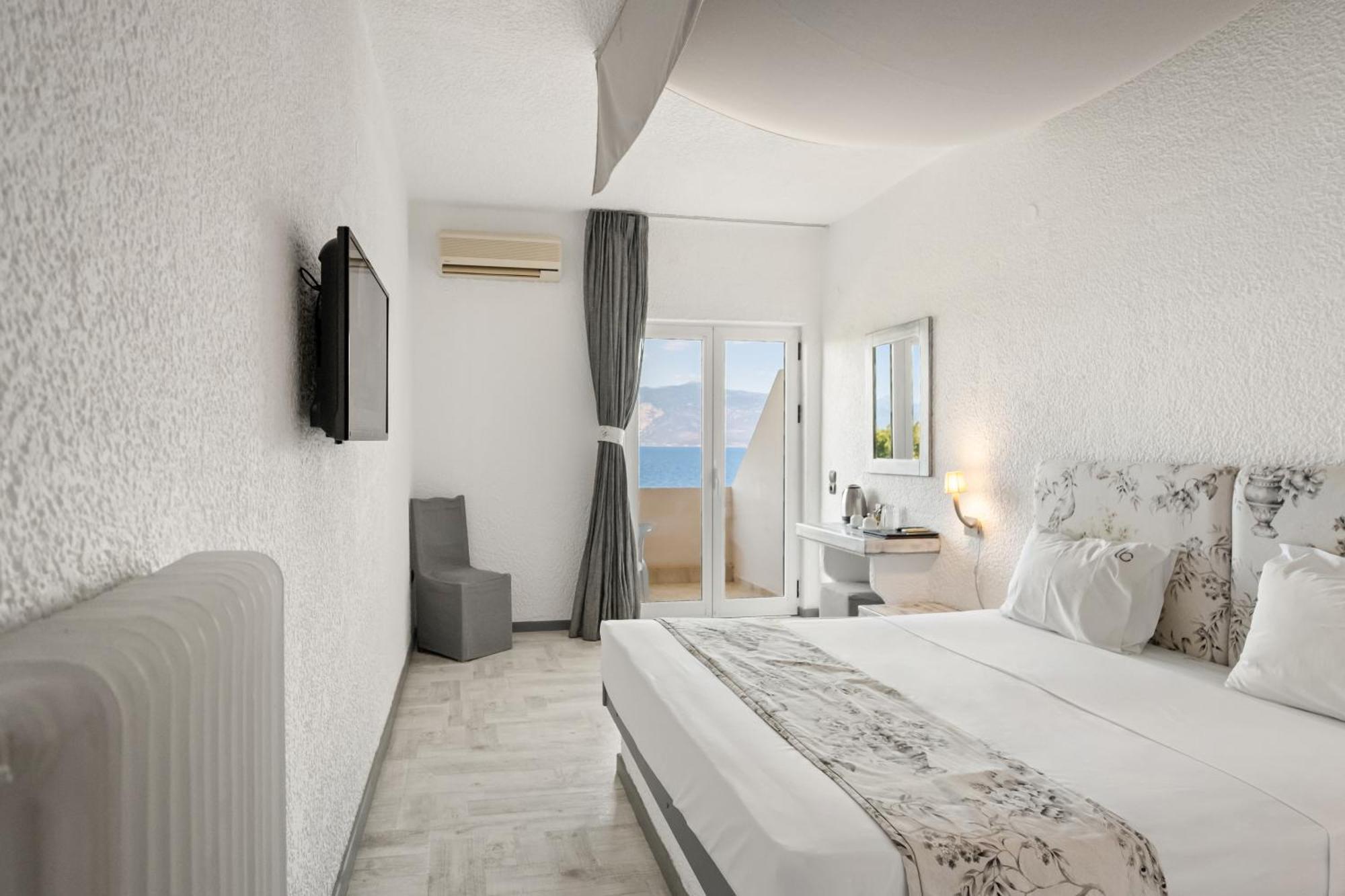 Long Beach Hotel & Resort Longos  Dış mekan fotoğraf