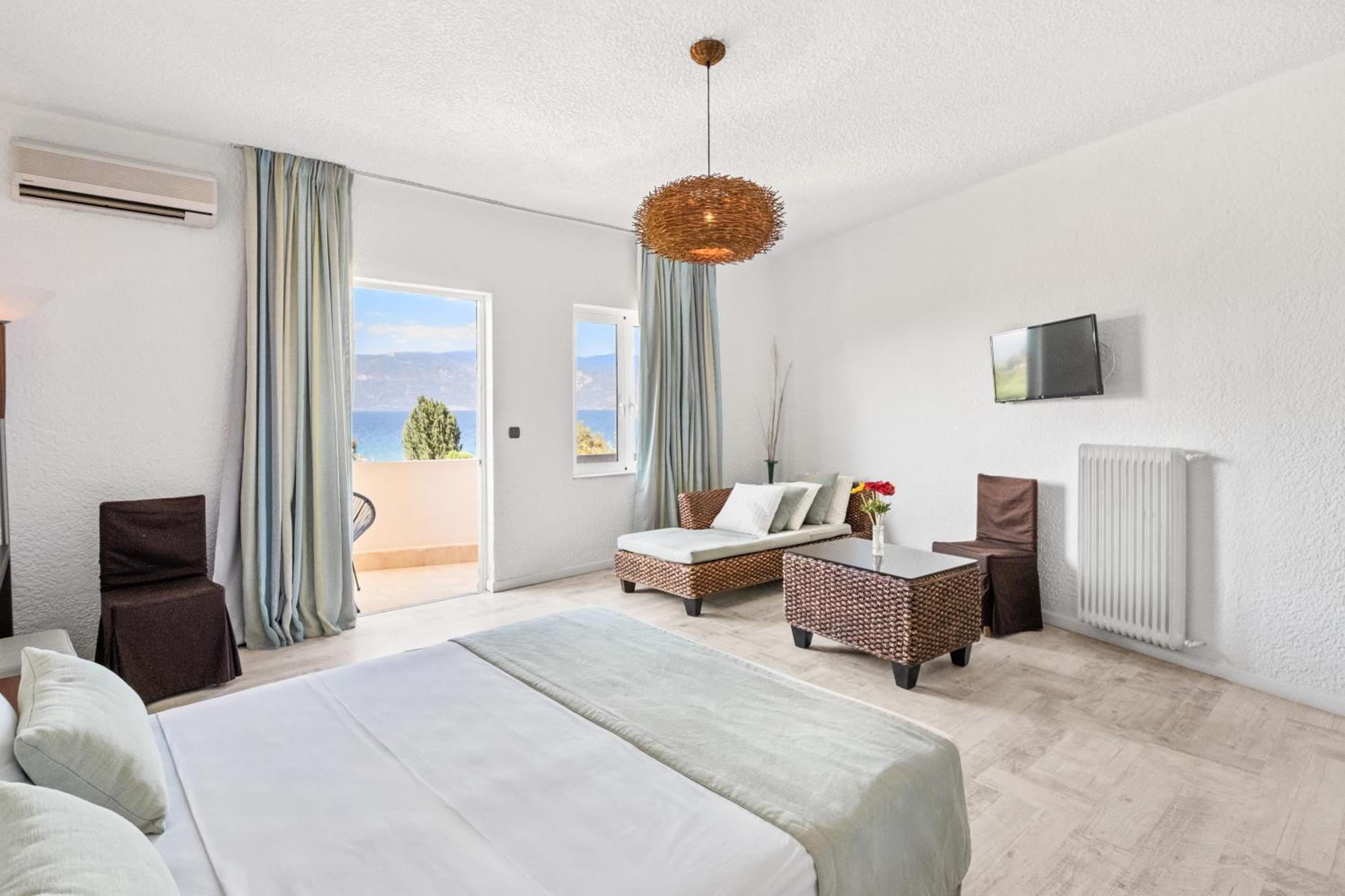 Long Beach Hotel & Resort Longos  Dış mekan fotoğraf