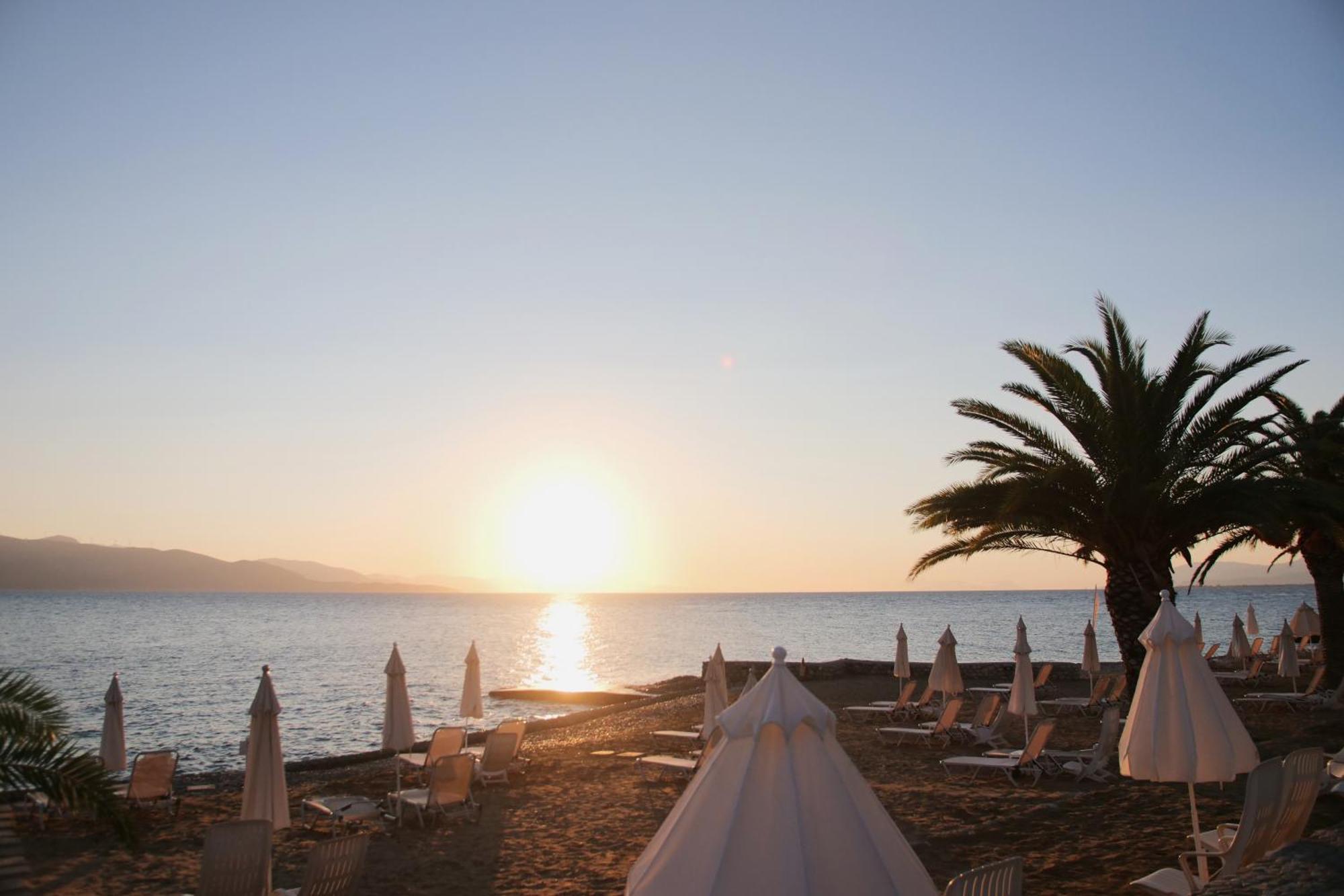 Long Beach Hotel & Resort Longos  Dış mekan fotoğraf